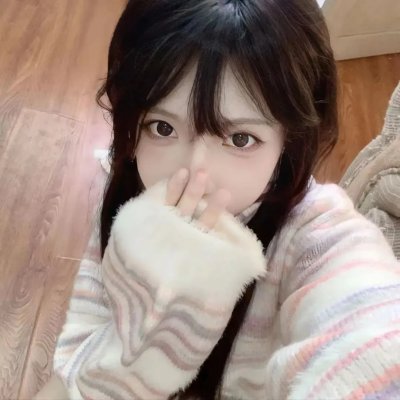 为了受伤的右眼
